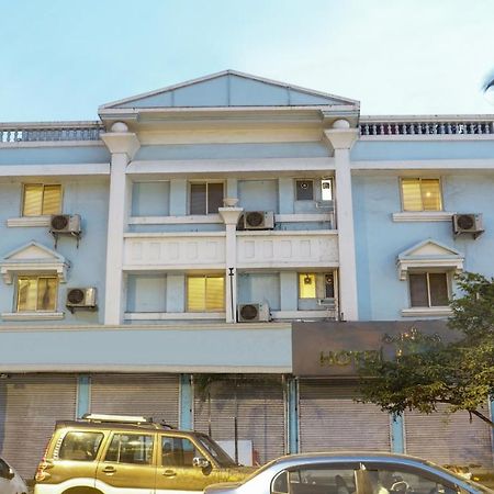 Treebo Trip Meadow Inn Mumbai Exterior foto